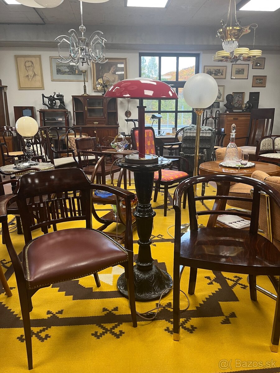 Stojan na kvety, sochu