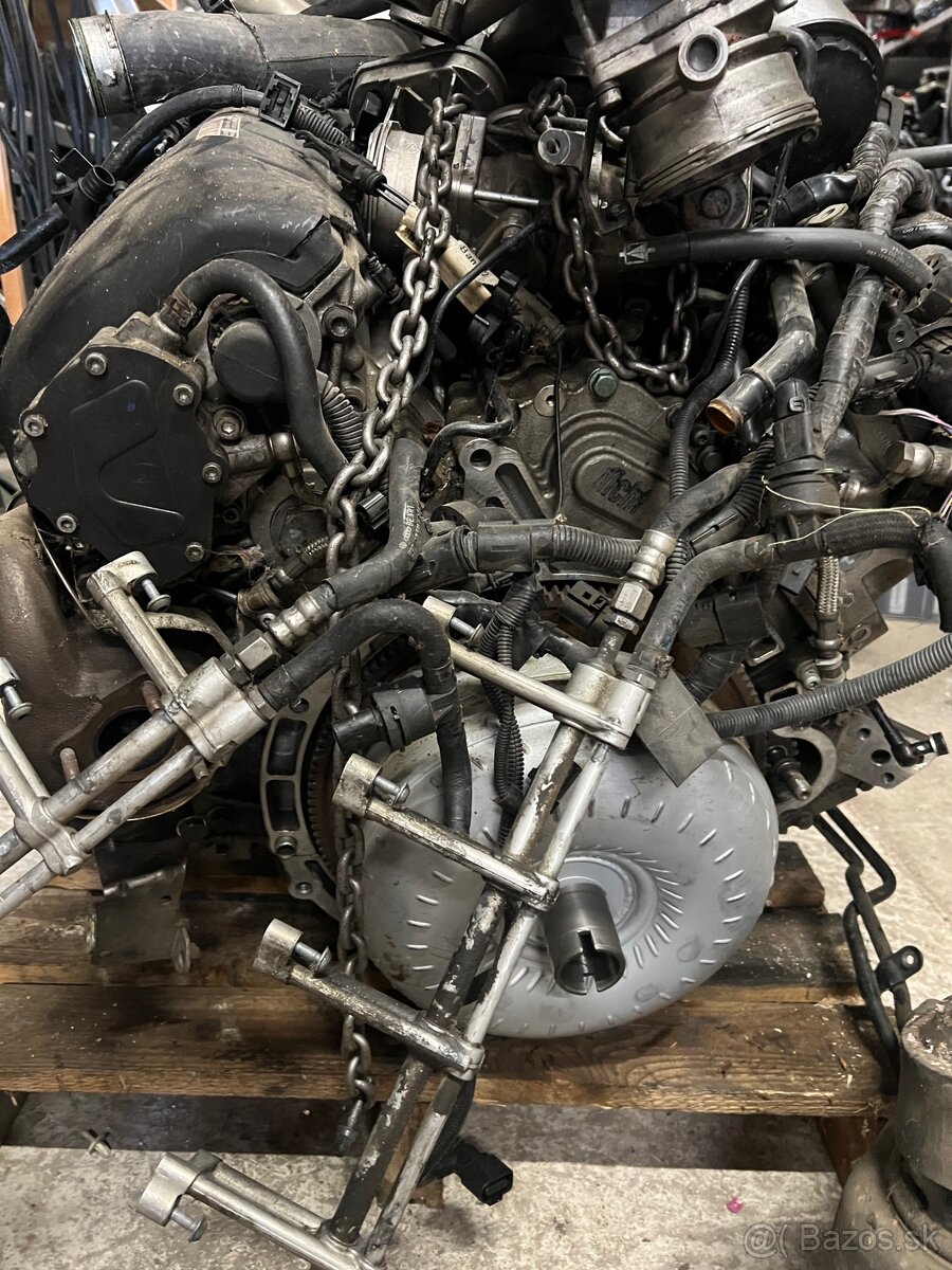 VW Touareg 7L 5.0TDI V10 motor predám rozpredam