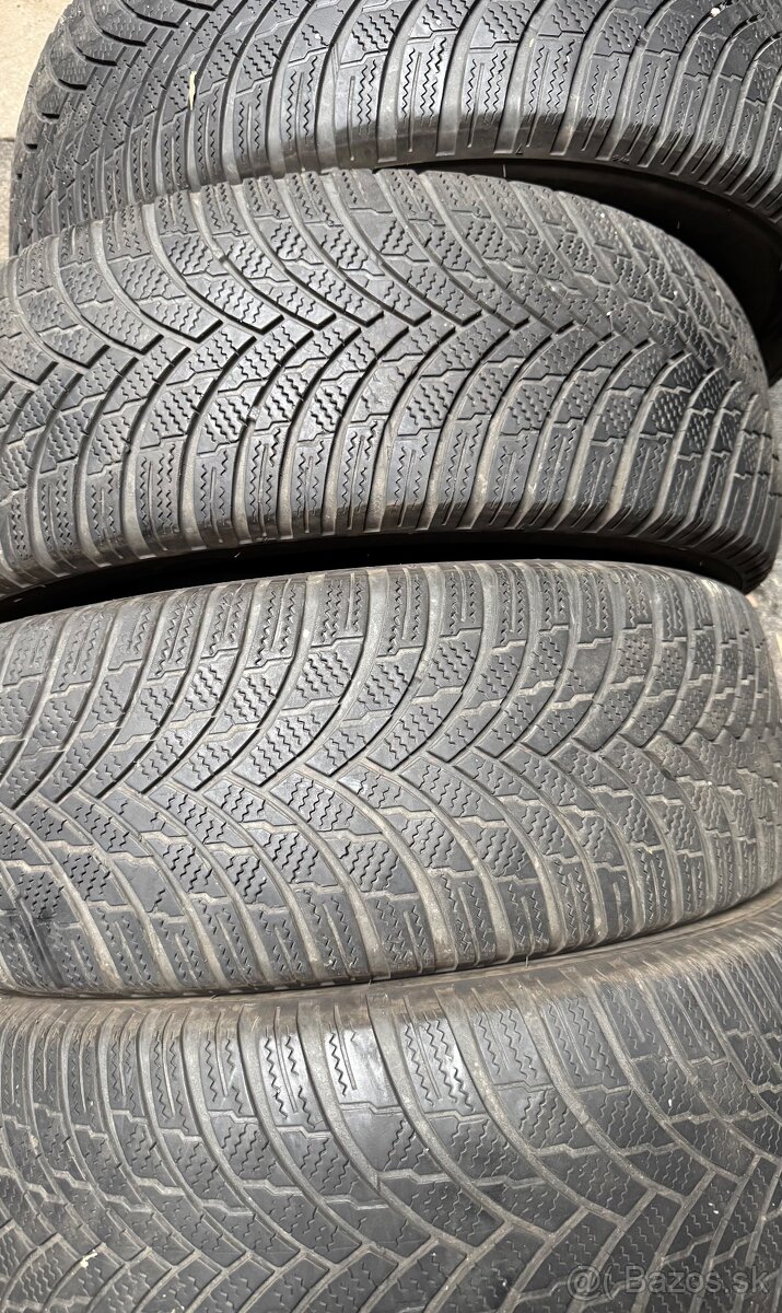 225/60 R18 zimne pneu Firestone