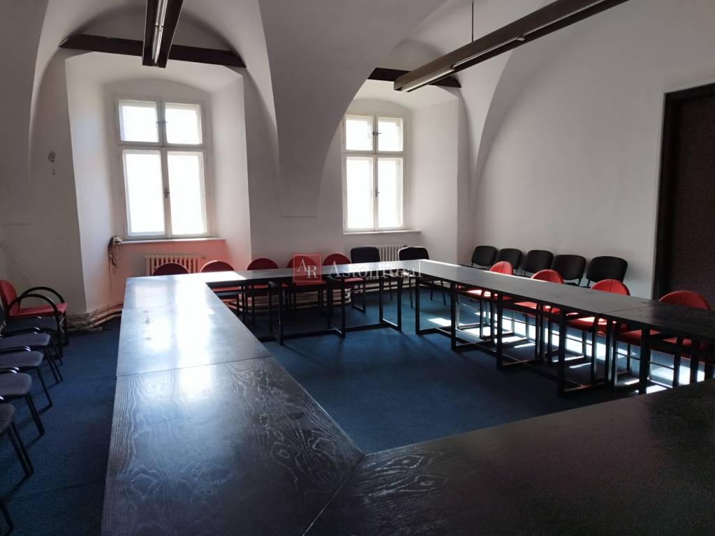 PRENÁJOM: Kancelárie 2x 50m2, Kapitulská ul.Banská Bystrica