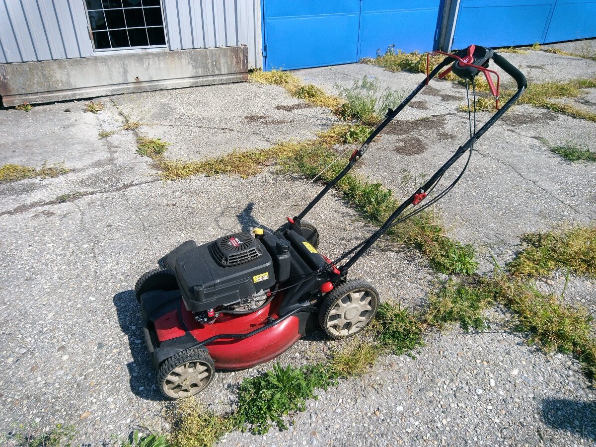 Predám Kosačku MTD Advance 53