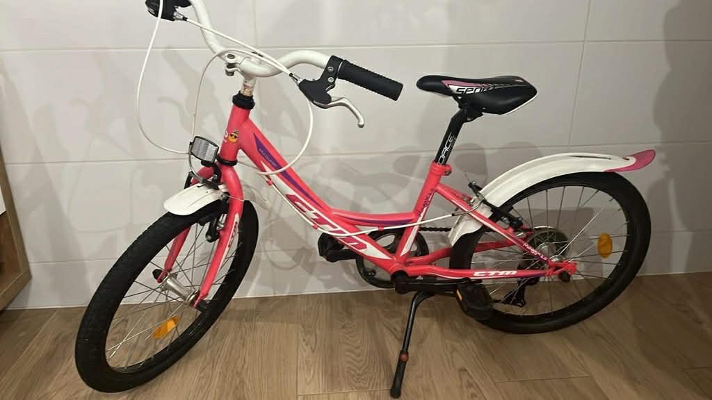 Detsky krásny bicykel