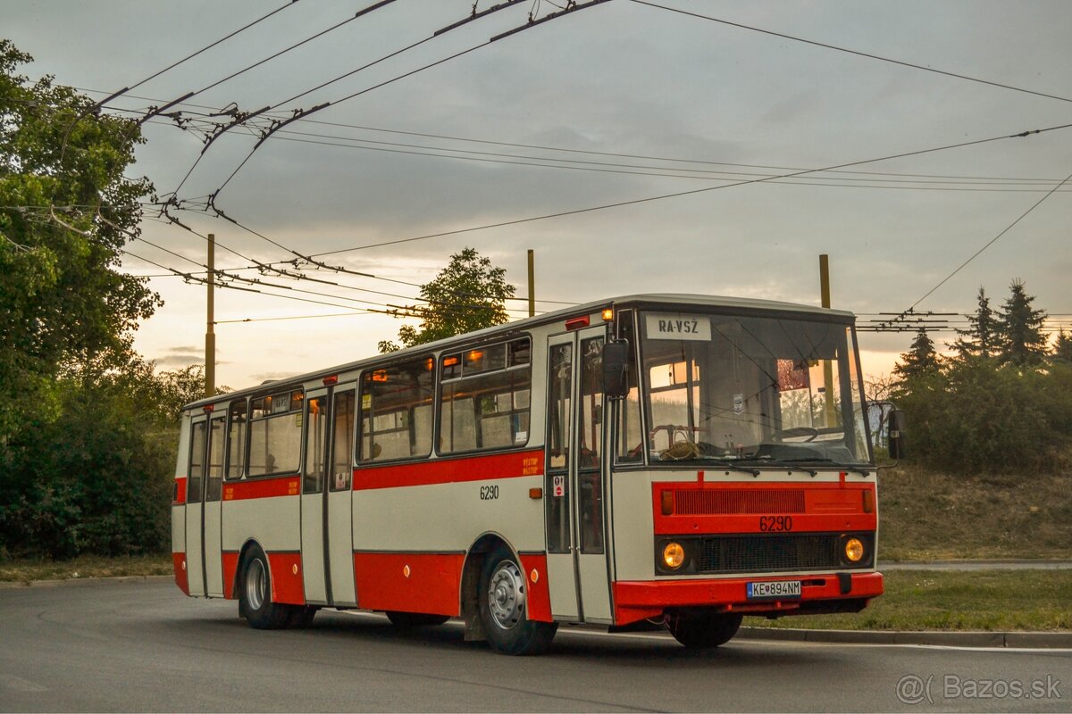 Retrobus na spoločenské akcie