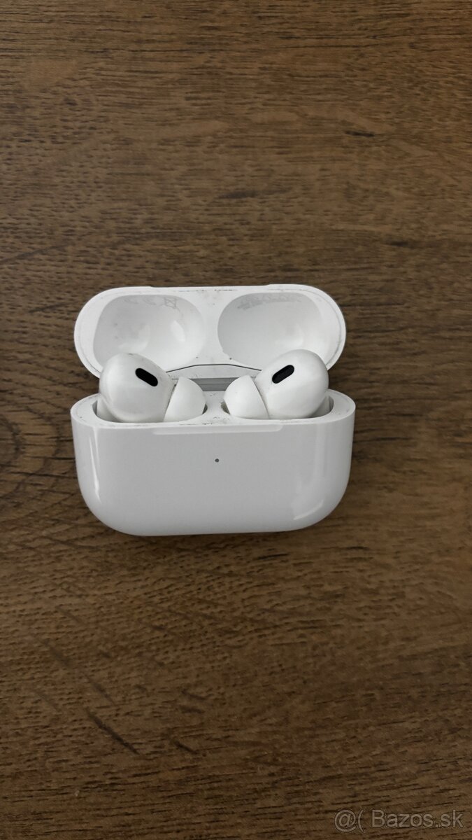 Apple AirPods Pro (2. generácia)