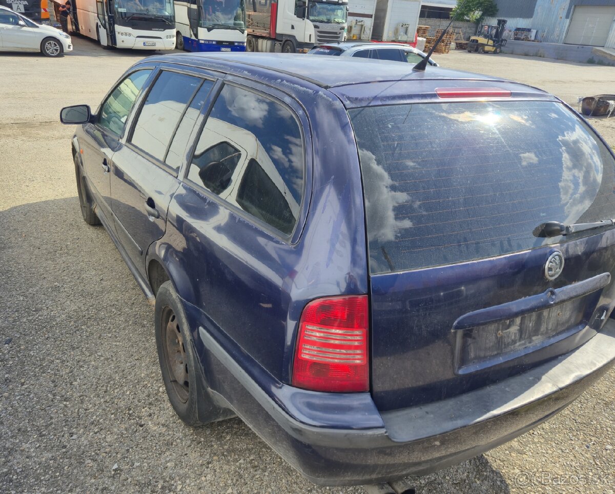 Octavia Combi 1.9 TDI 81kw bez dokladov