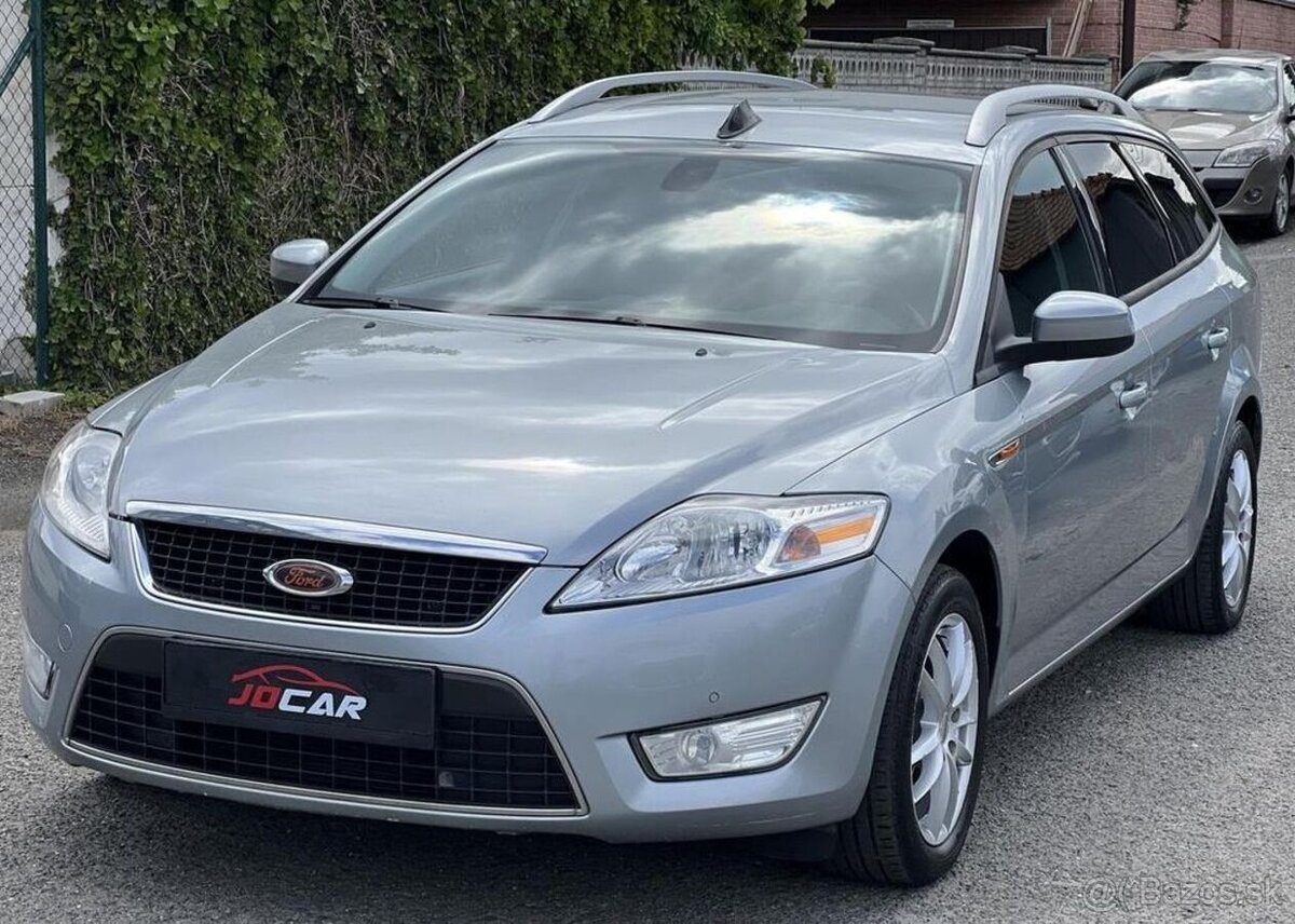 Ford Mondeo 1.6i 16v KLIMATIZACE ALU NAVI benzín manuál