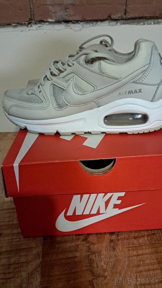 Nike AIR MAX command vel. 36,5
