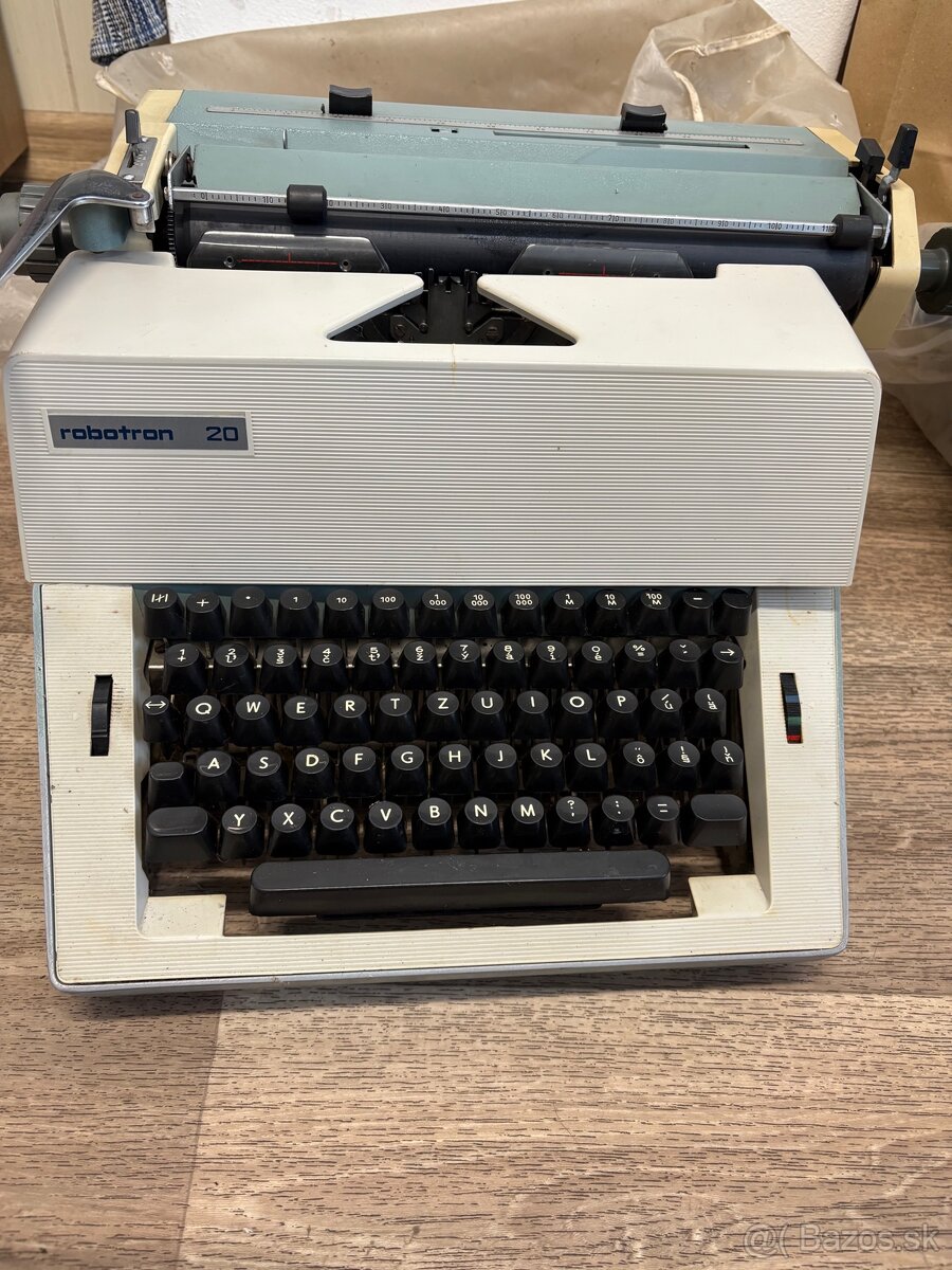 Pisaci stroj robotron 20 a consul