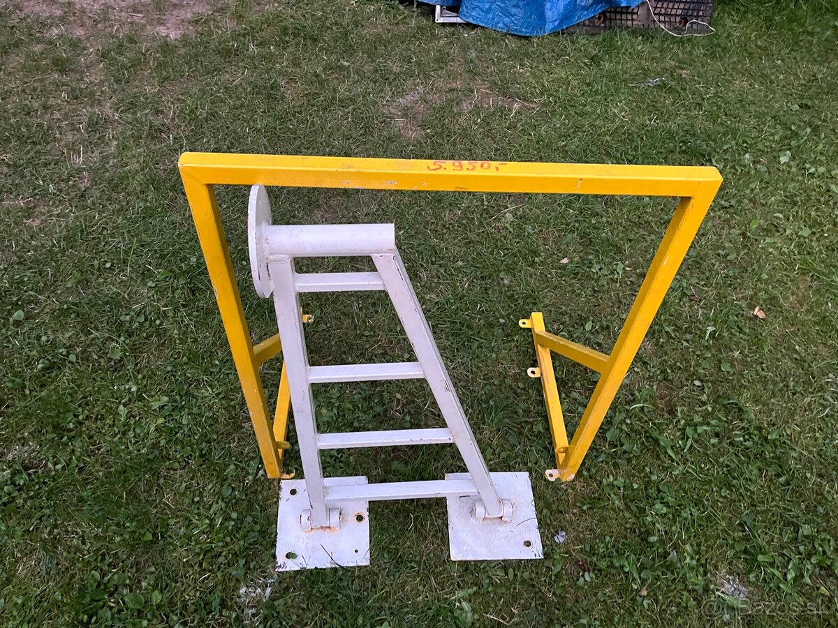 Stojan na televízor