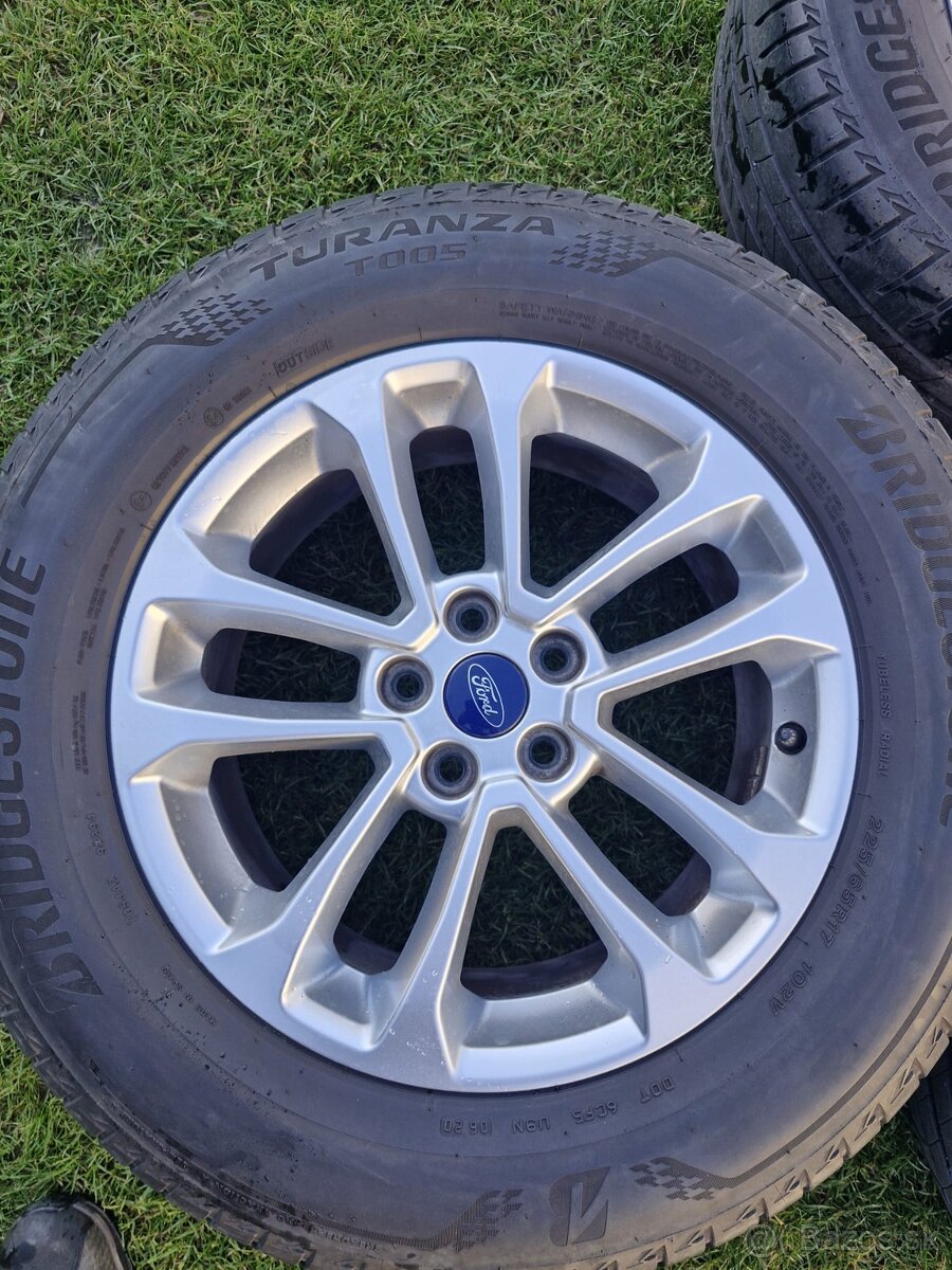 Letné pneumatiky 225/65/R17 s diskami Ford Kuga