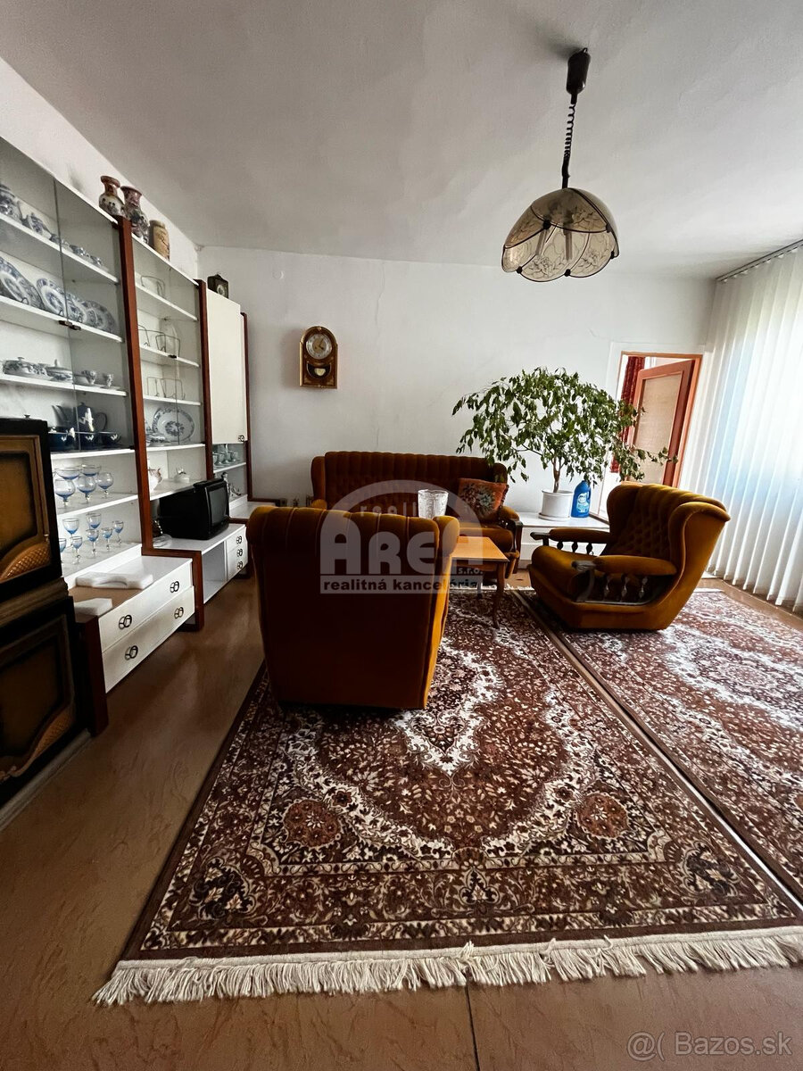 Dvojpodlažný rodinný dom v pokojnej lokalite Michaloviec