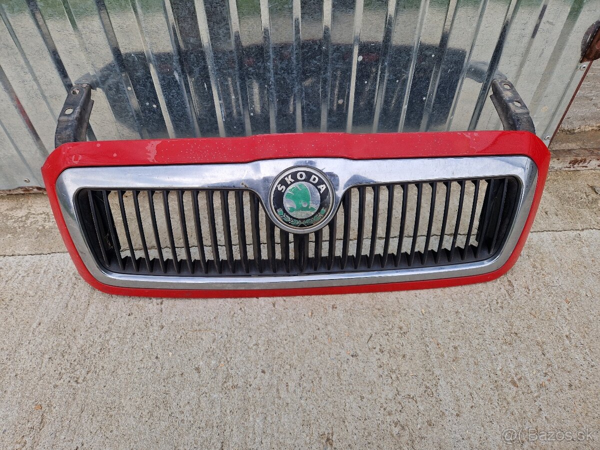 Predam prednu masku škoda octavia 1