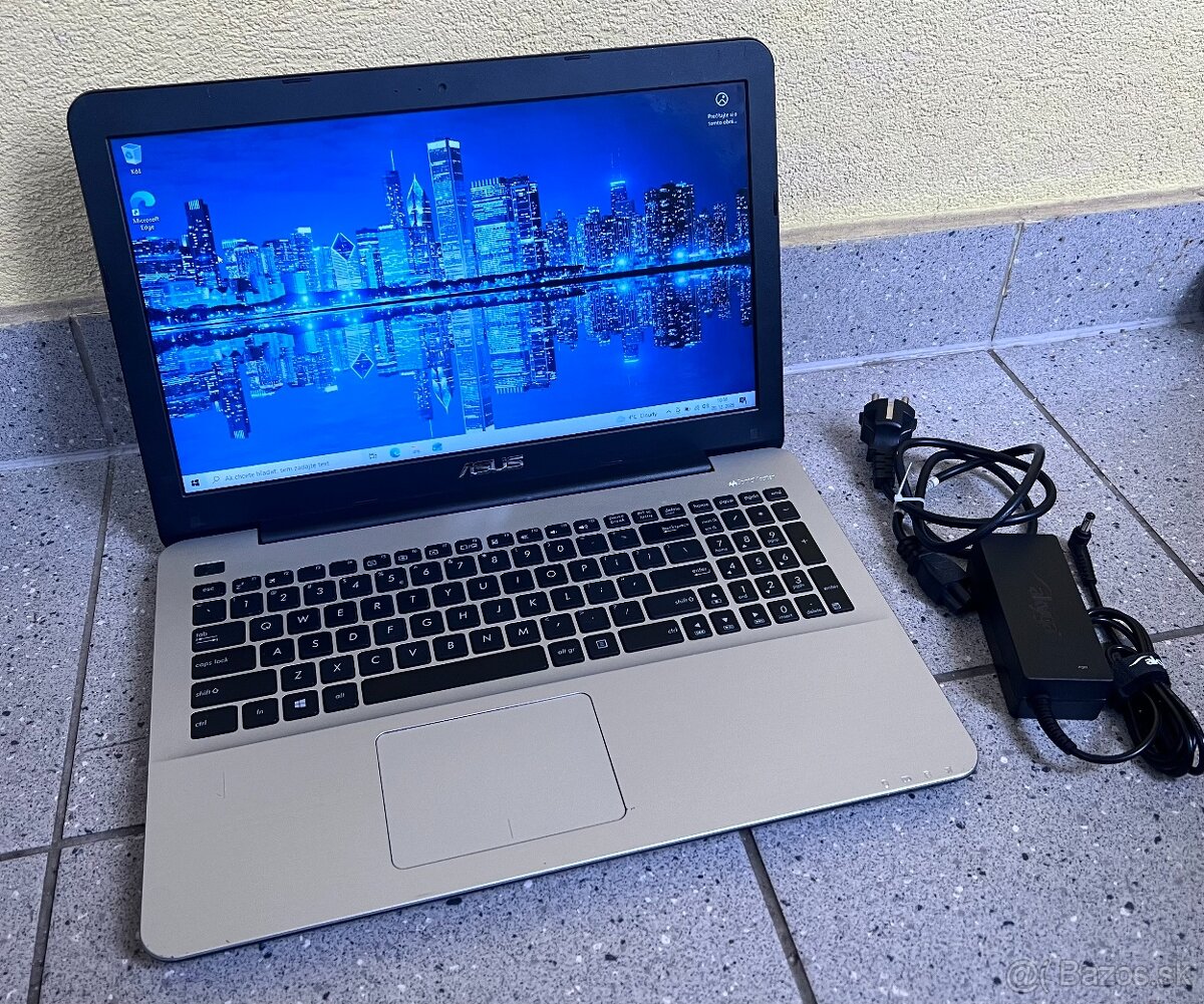 Asus Vivobook / i5 5200U / 8GB RAM / 256GB SSD / 15.6"