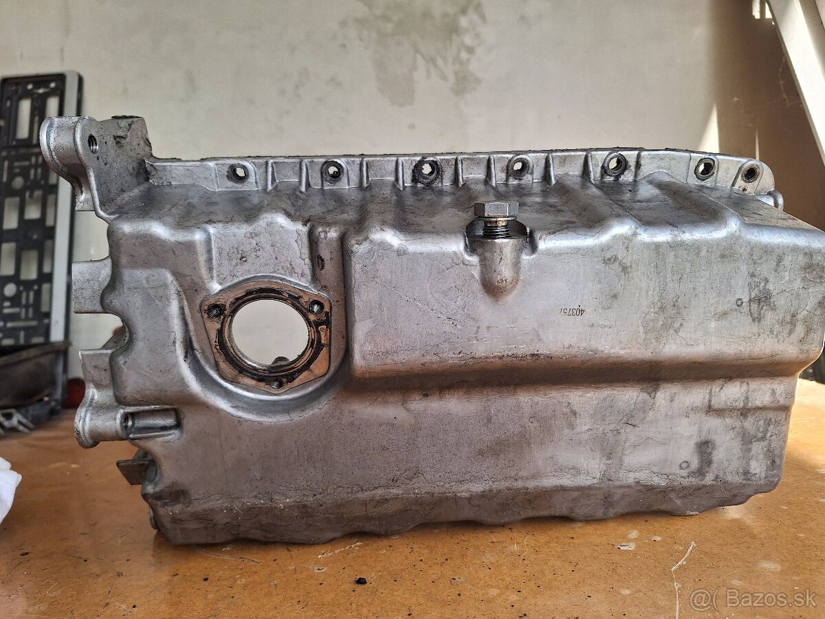 Predám olejovú vaňu a veko motora plus kryt