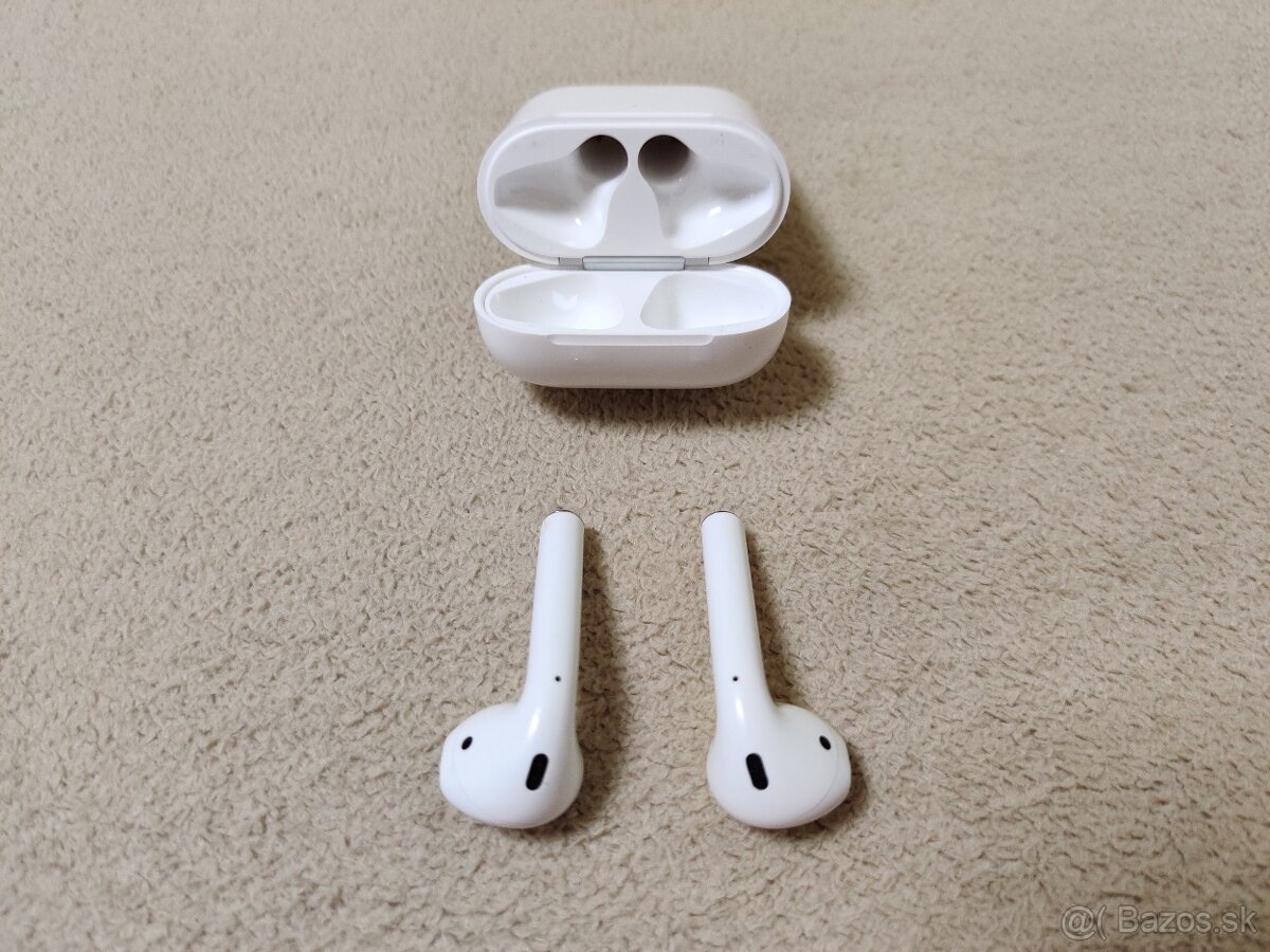 Apple Airpods 1 - originálne bluetoothh slúchadlá.