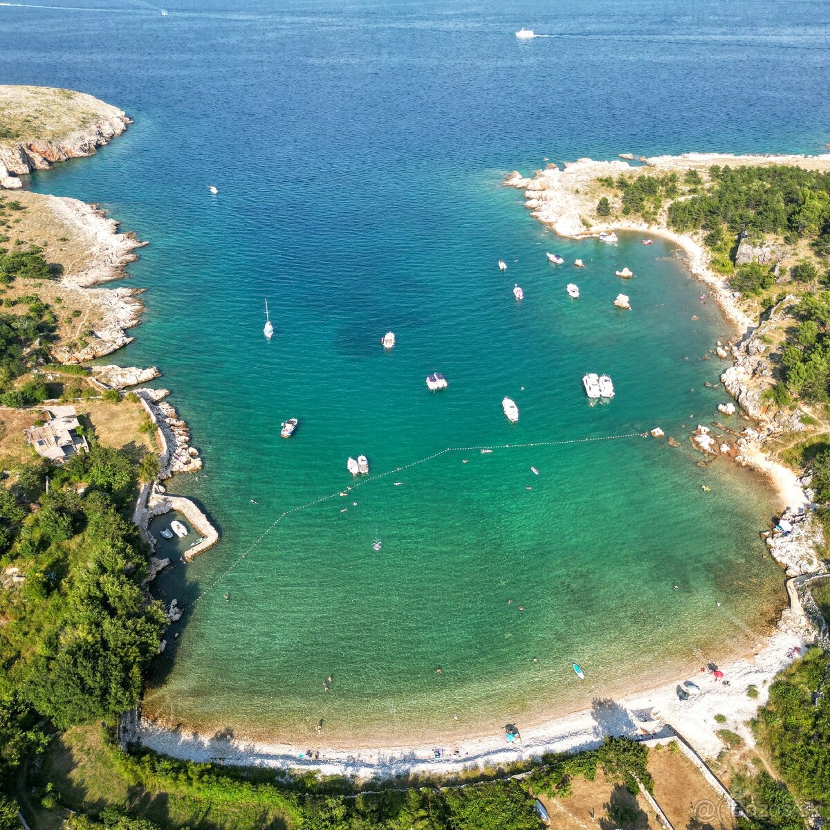 Na predaj pozemok na výstavbu 460m2 ostrov KRK Chorvatsko