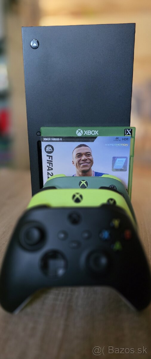 Xbox series x + 2 gamepady