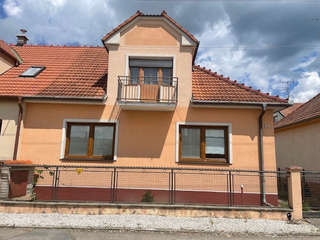 Rodinný dom v obci Banka pri Piešťanoch so záhradou
