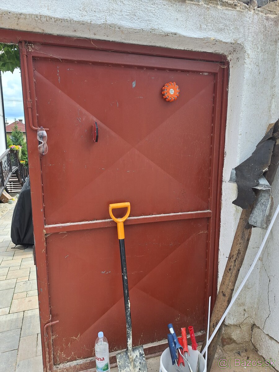 Garažove dvere....