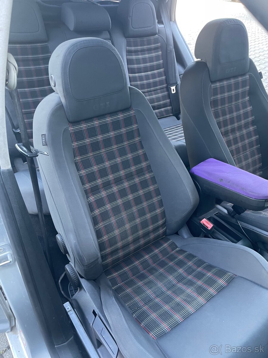 GTI sedačky na golf 5