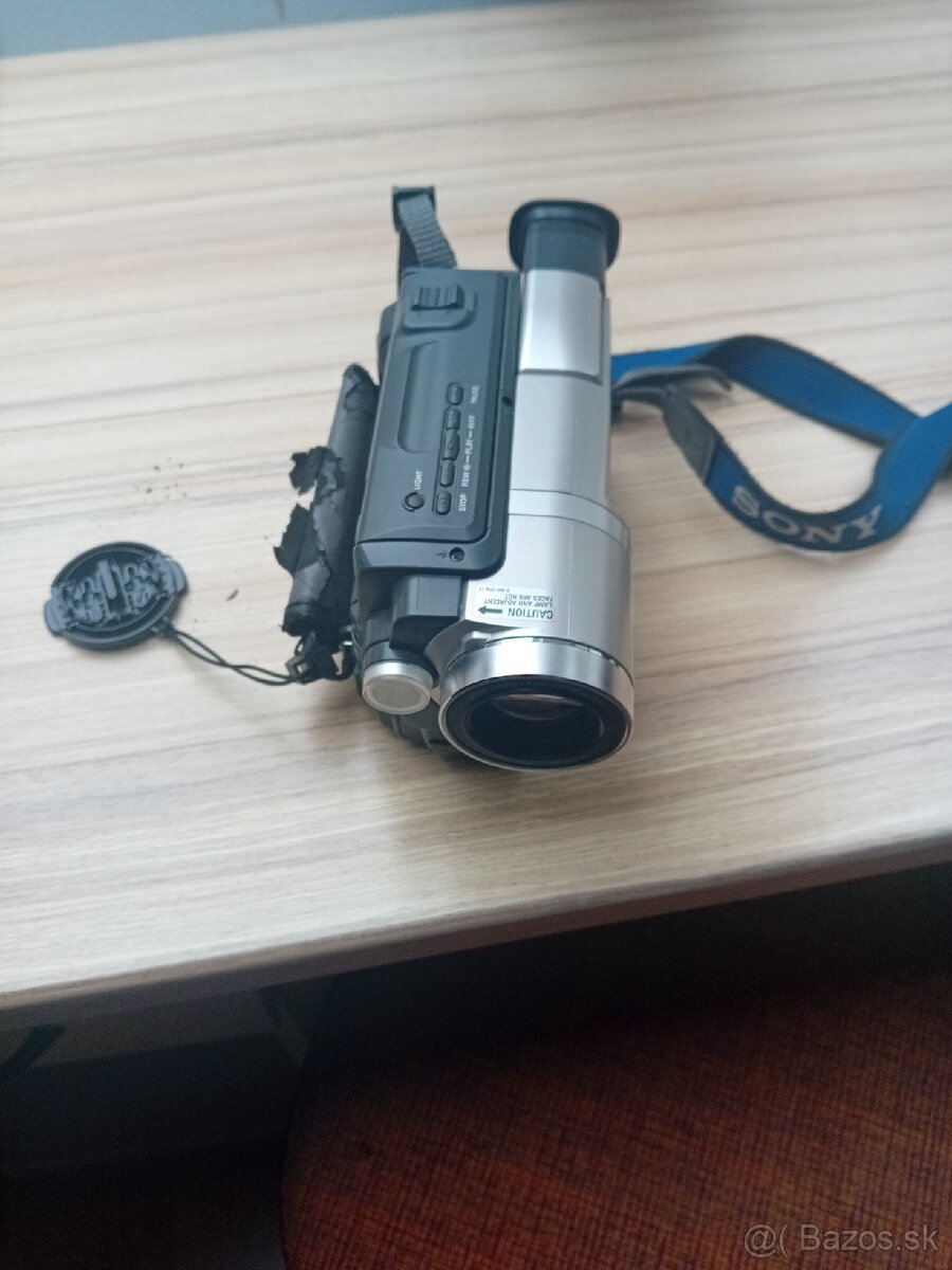 Predam kameru Sony videoHi8