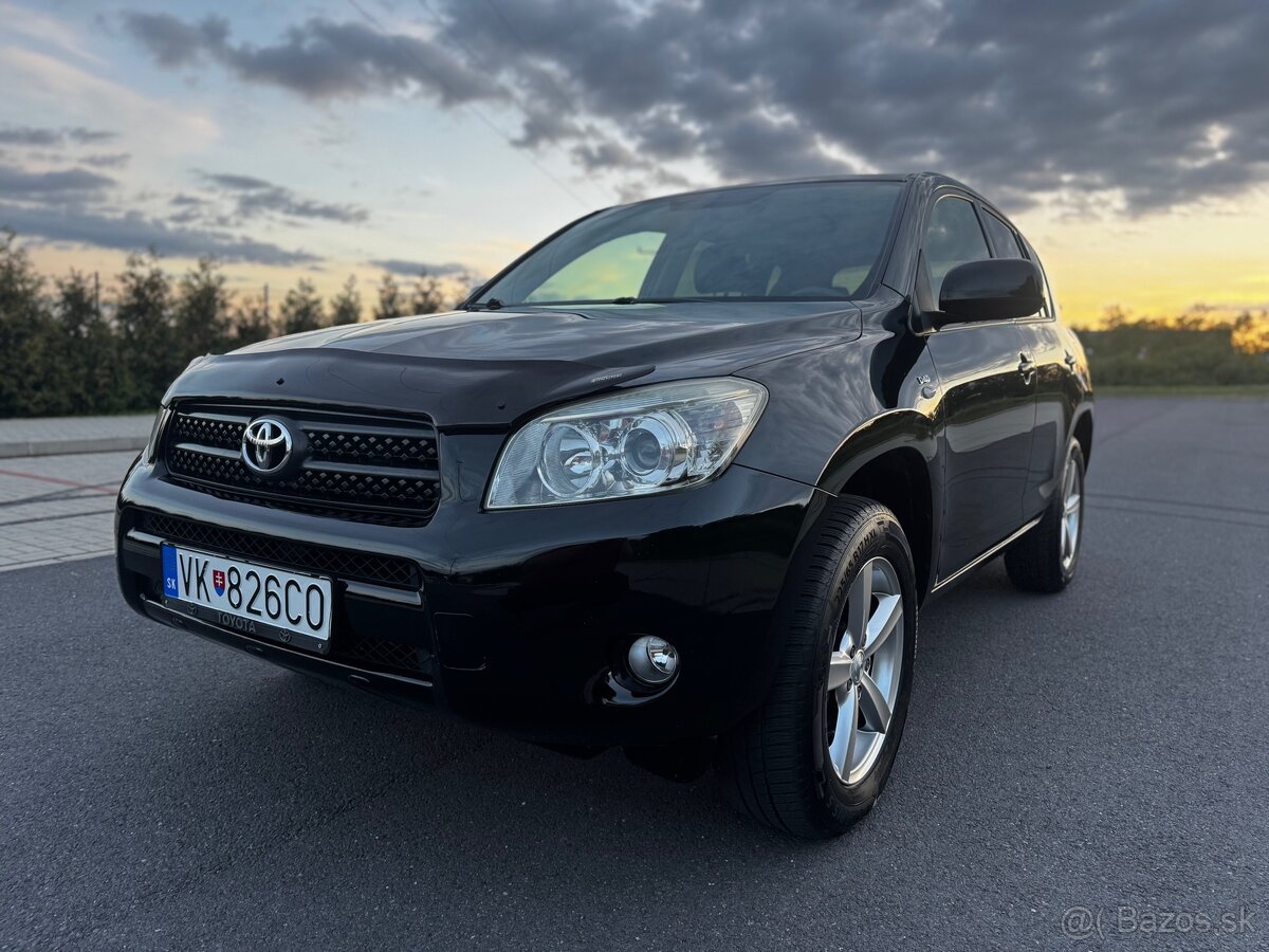 Toyota RAV4 2.2 D-4D 4x4 – spoľahlivé SUV, výborný stav