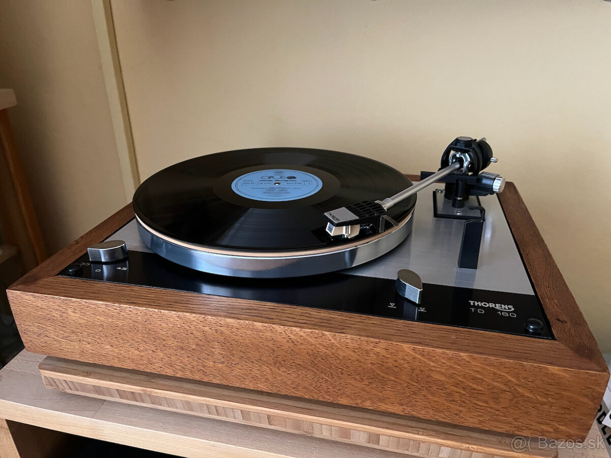 Gramofón Thorens TD160