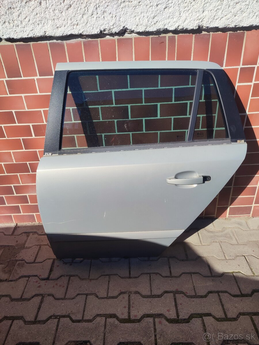 Opel Astra Caravan H - Zadne ľavé dvere