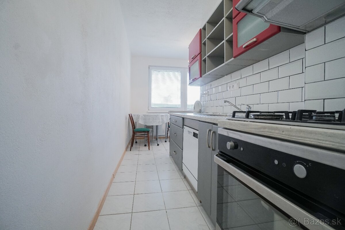 Prenájom 2 izbový byt s loggiou - Chrenová