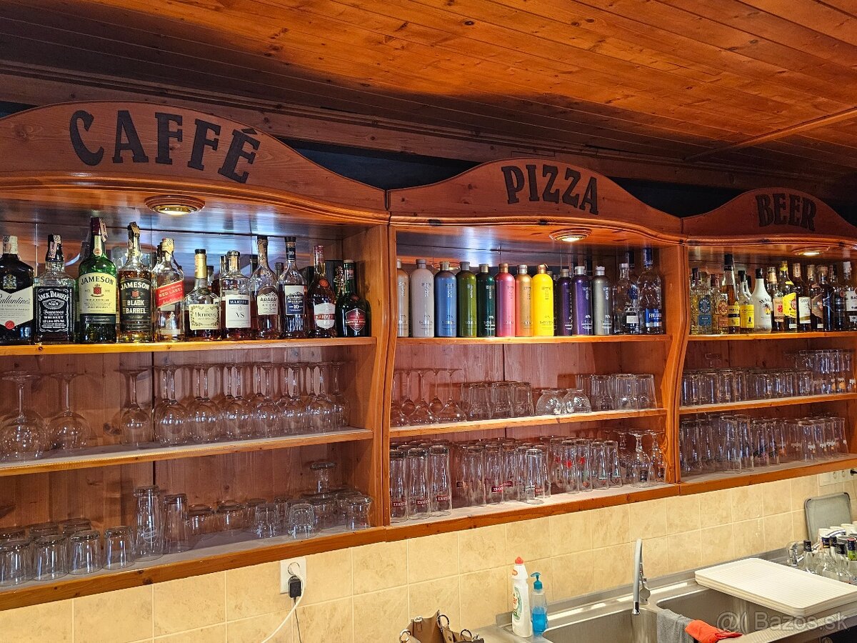 Predám barový pult a boxy na sedenie