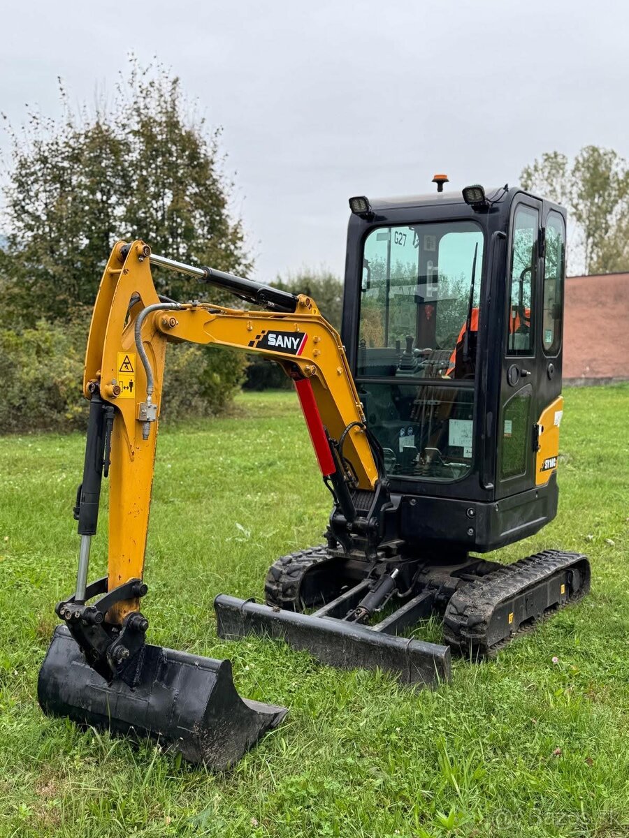 Hľadáme strojníka (Mini bager, traktor bager)