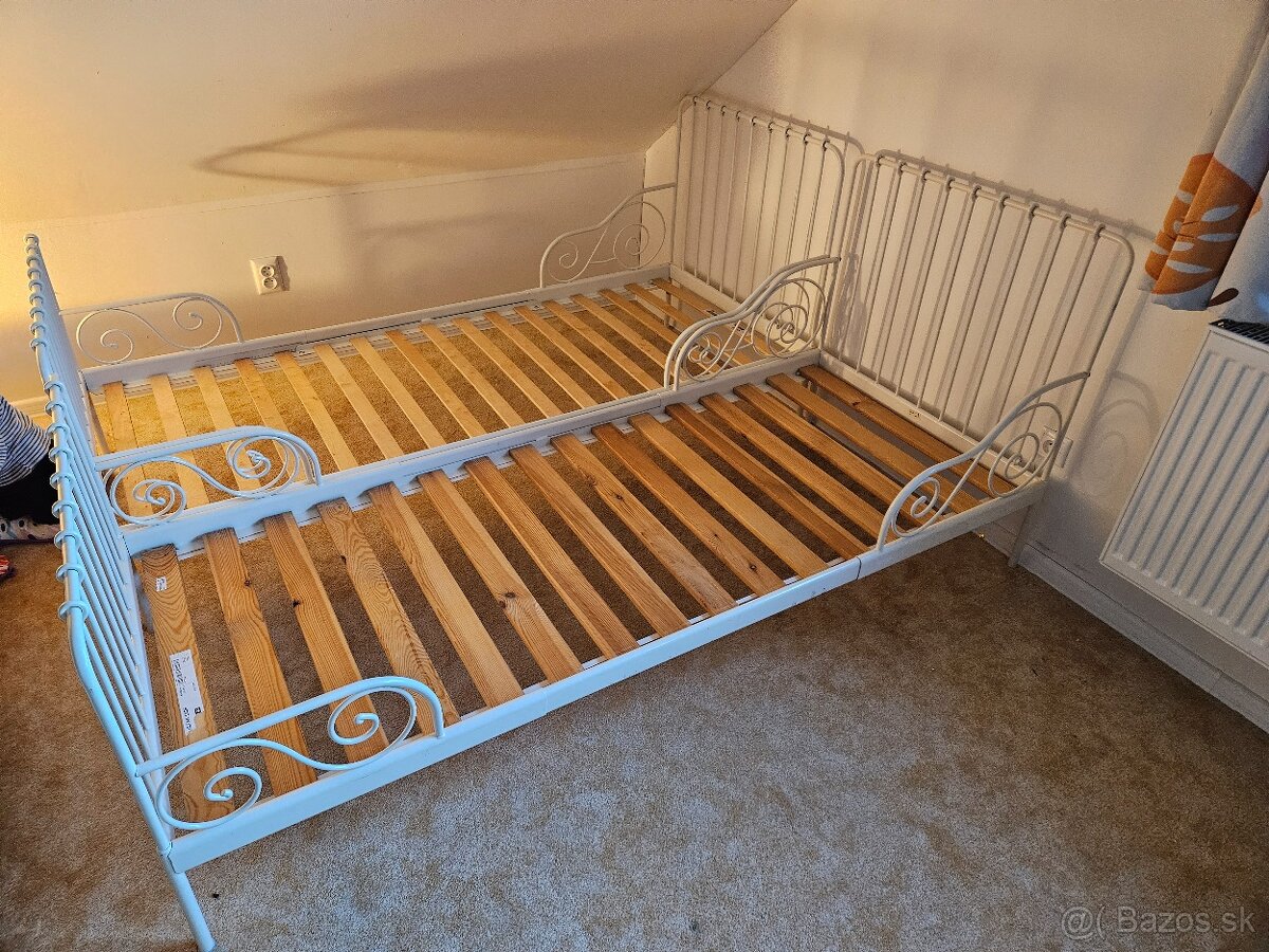 Rastuca kovova postel Ikea