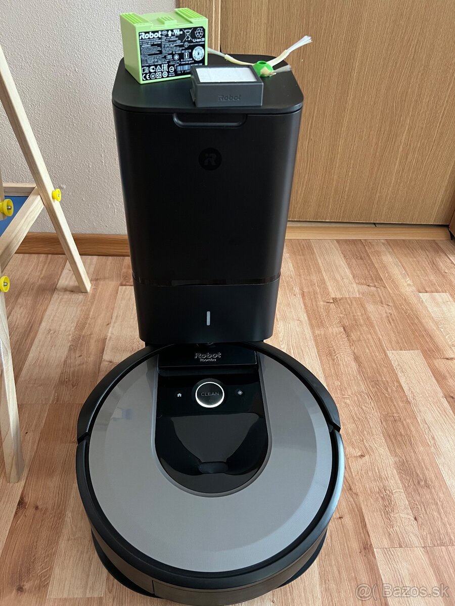 Roborický vysávač iRobot Roomba i7+