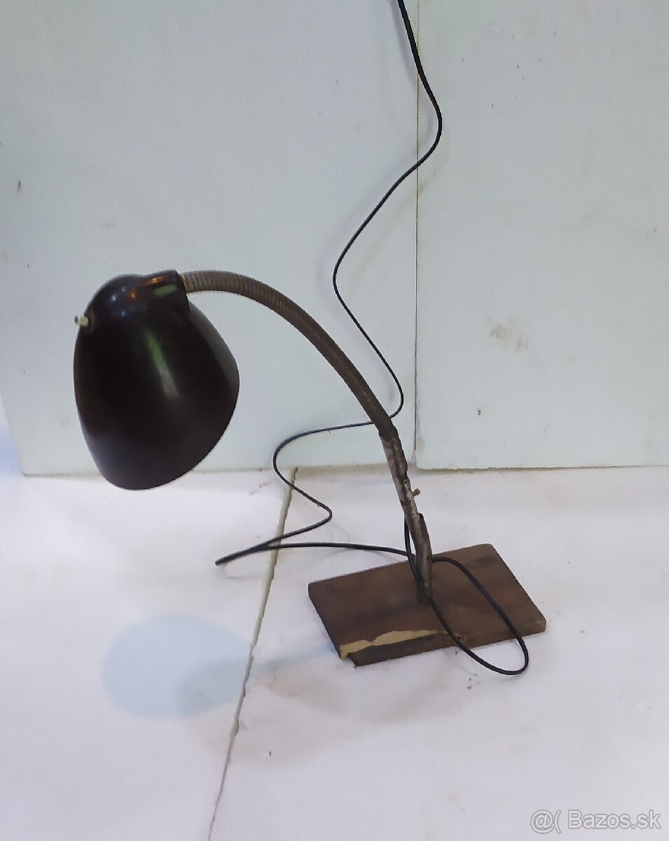 Stará bakelitová lampa
