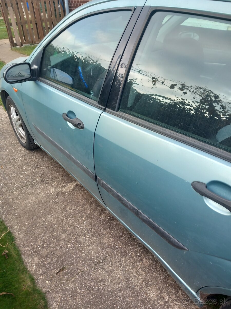 Predám Ford focus 1,4