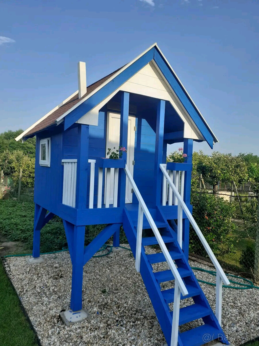 Prekrásny vyvýšený záhradný domček pre deti (bunker)