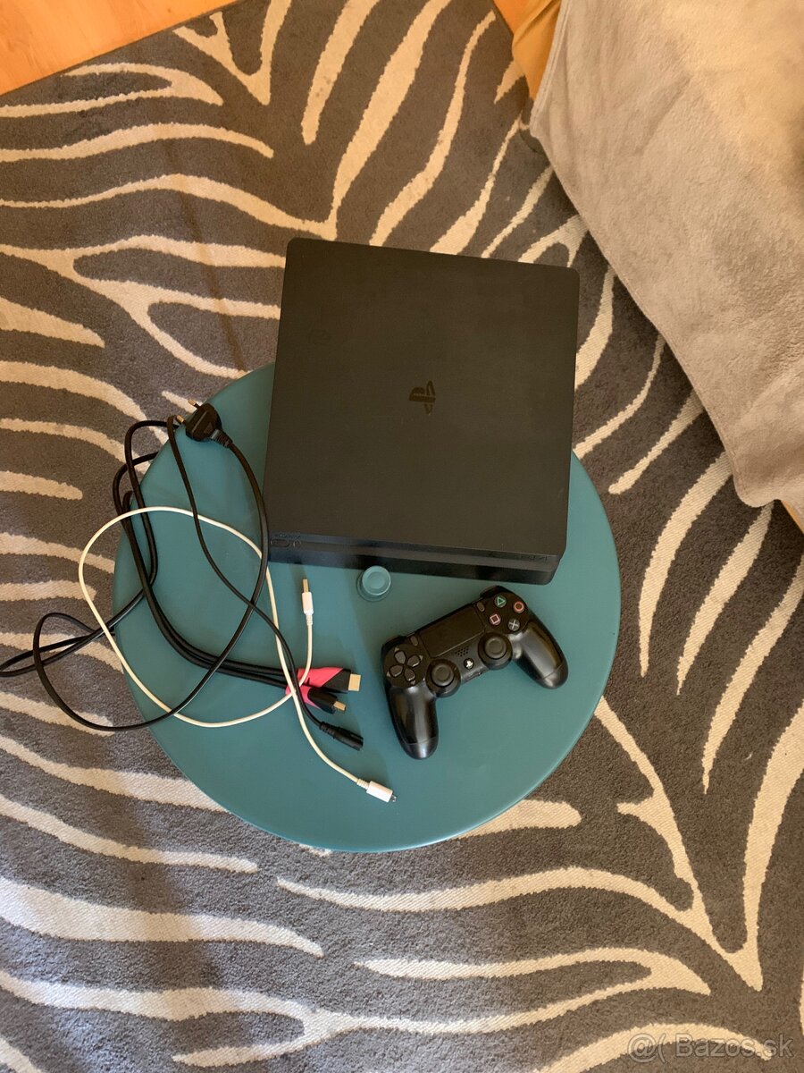 Predám Playstation 4