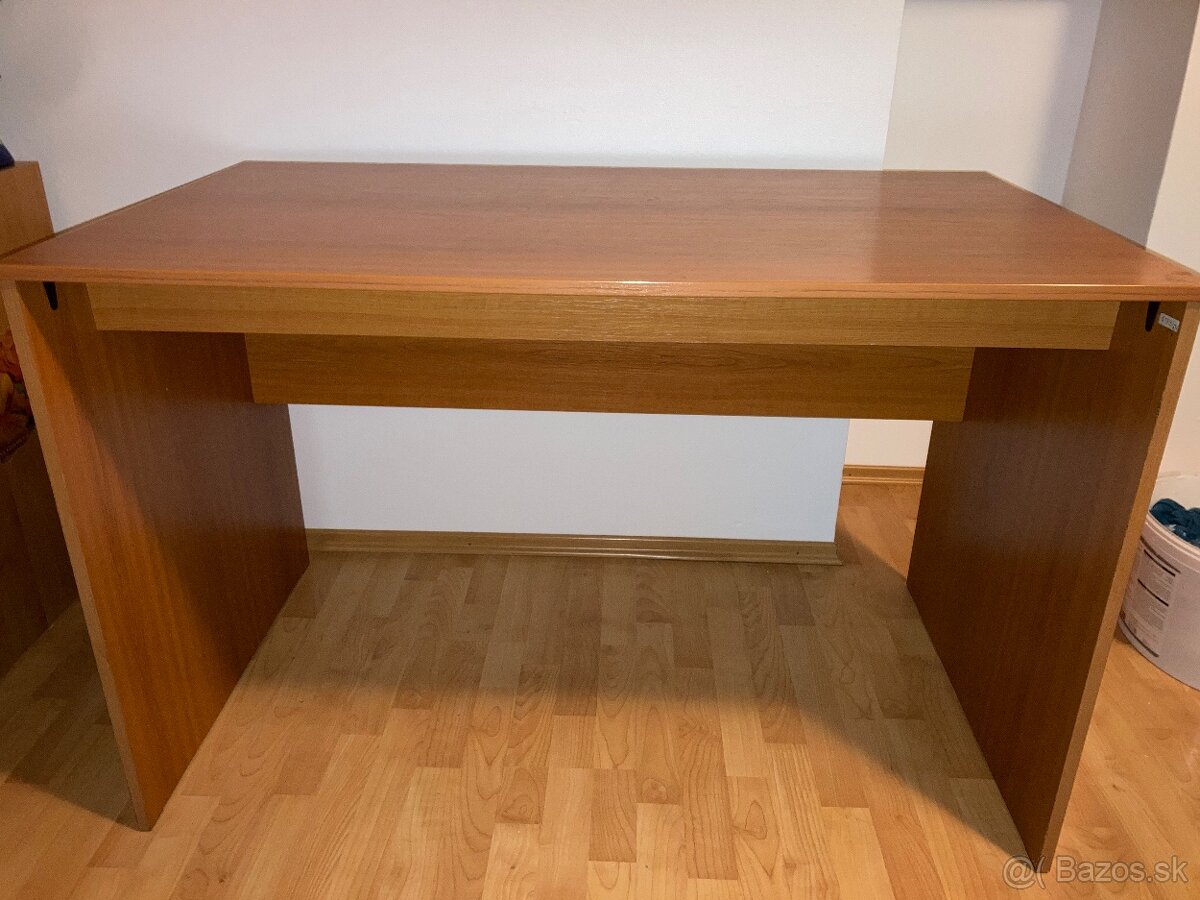 Pracovné stoly