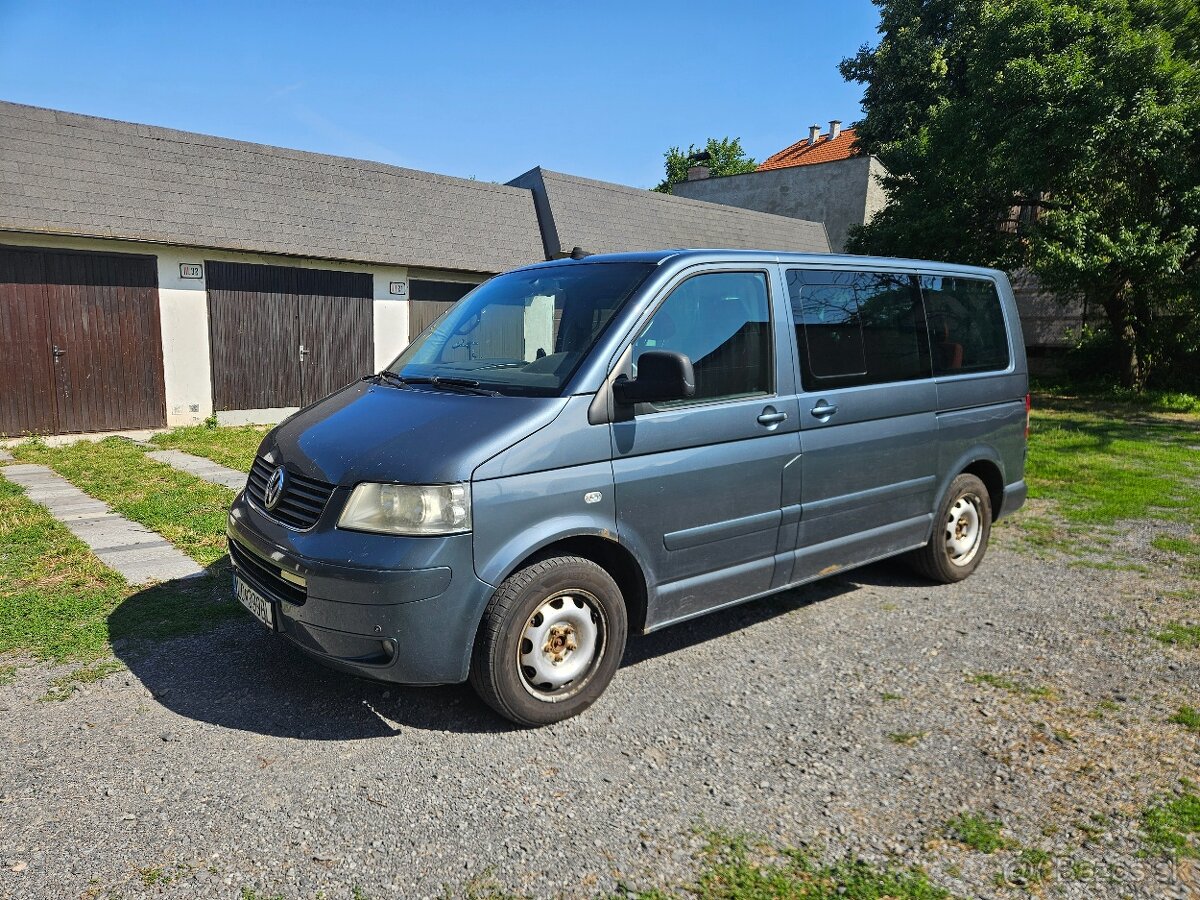 Volkswagen Multivan T5 2.5TDI