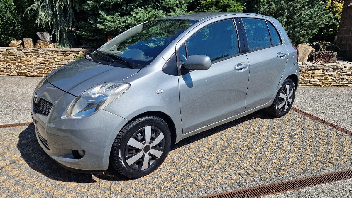 Toyota Yaris 1,3 VVT-i automat