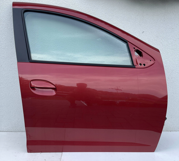 Dacia Sandero II 2012- pravé predné dvere
