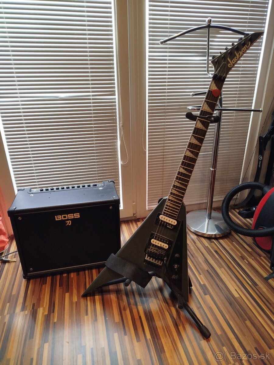 Gitara Jackson+combo Boss Catania 50