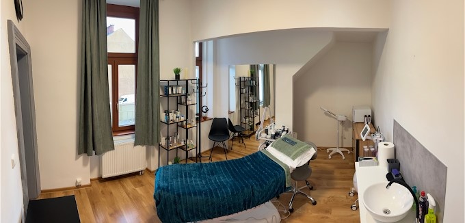 ODSTÚPIM KOZMETICKÝ SALÓN S PARKOVANÍM – KOŠICE