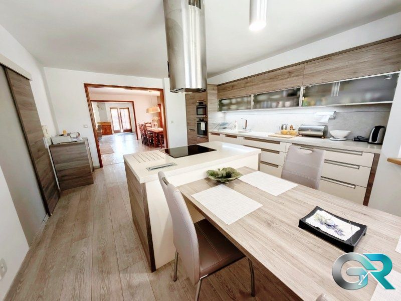 Znížená cena Exkluzívne Ponúkame Vám na predaj rodinnú vil