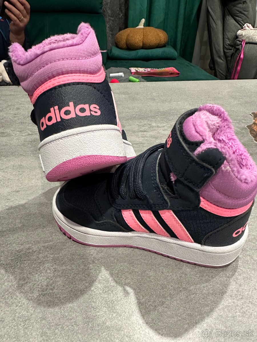 Snehulky sdidas 22,zateplené botasky 33,5