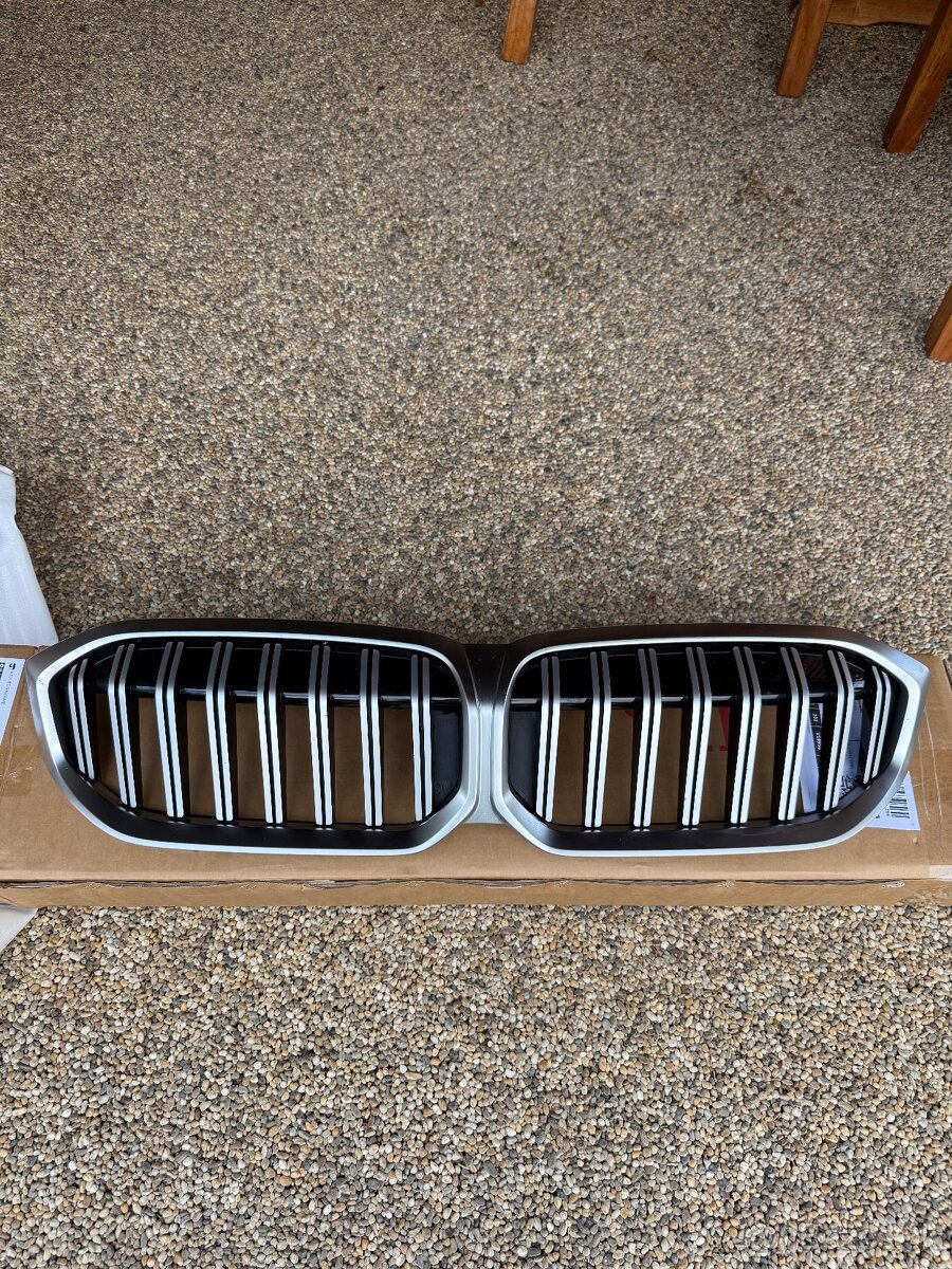 BMW 3 (G20/G21) 2023–2024 LCI – predná maska / gril
