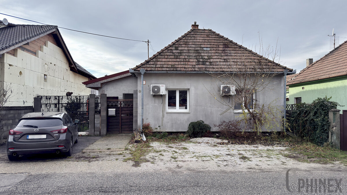 NA PREDAJ: 4-izbový tehlový dom na 787 m² pozemku – Ivanka p