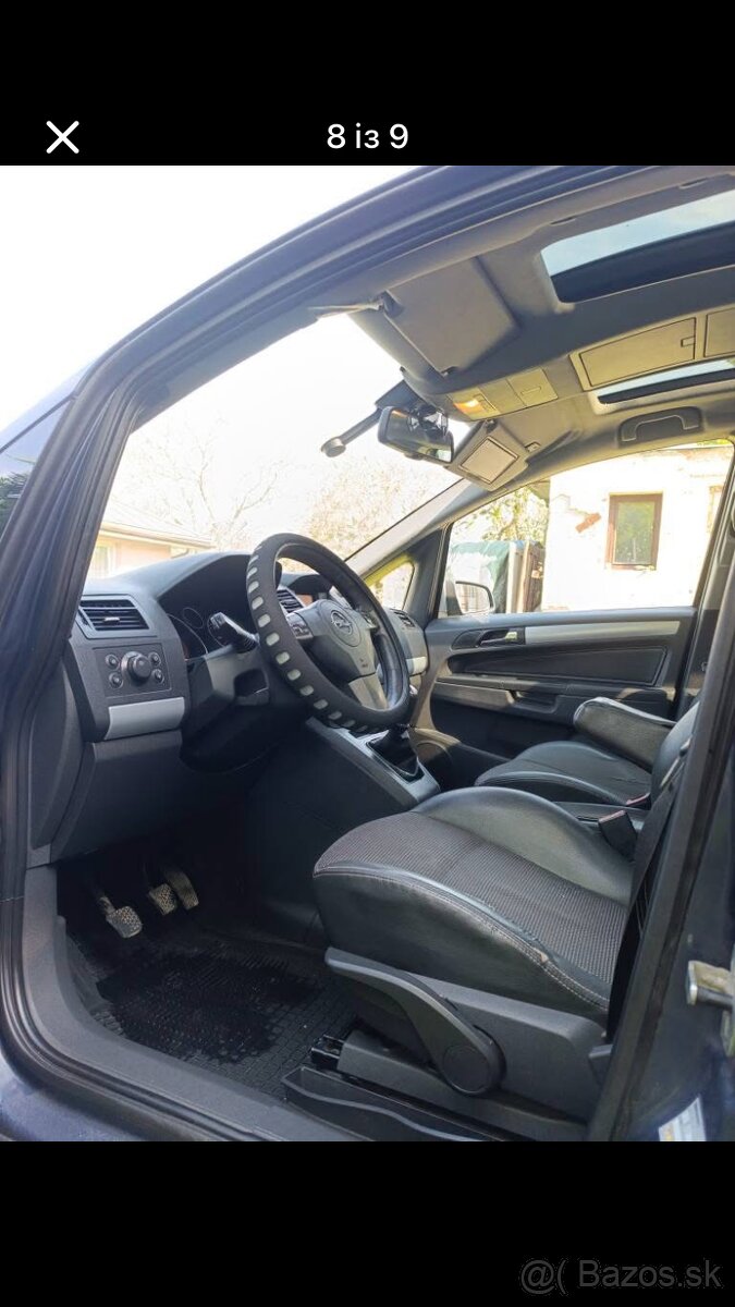 Predám Opel Zafira v dobrom stave.
