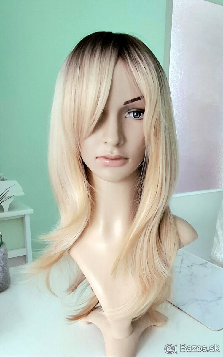 Rovná blond parochňa