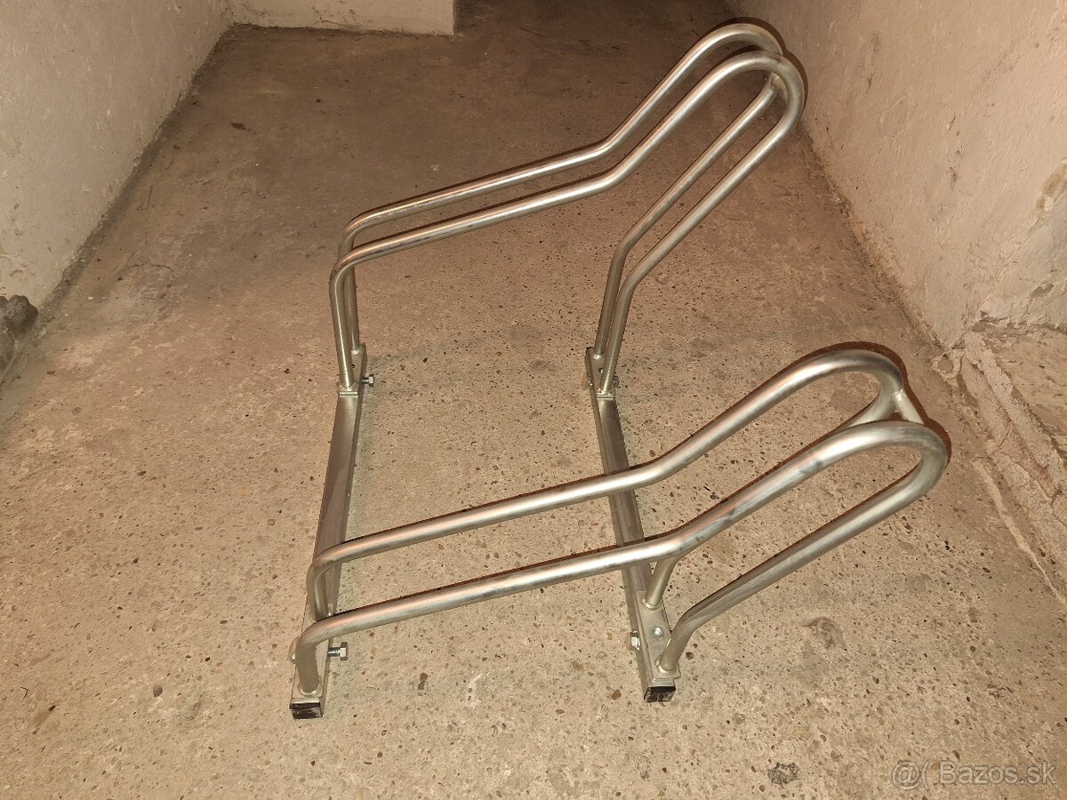 Stojan na 2 bicykle pozinkovany